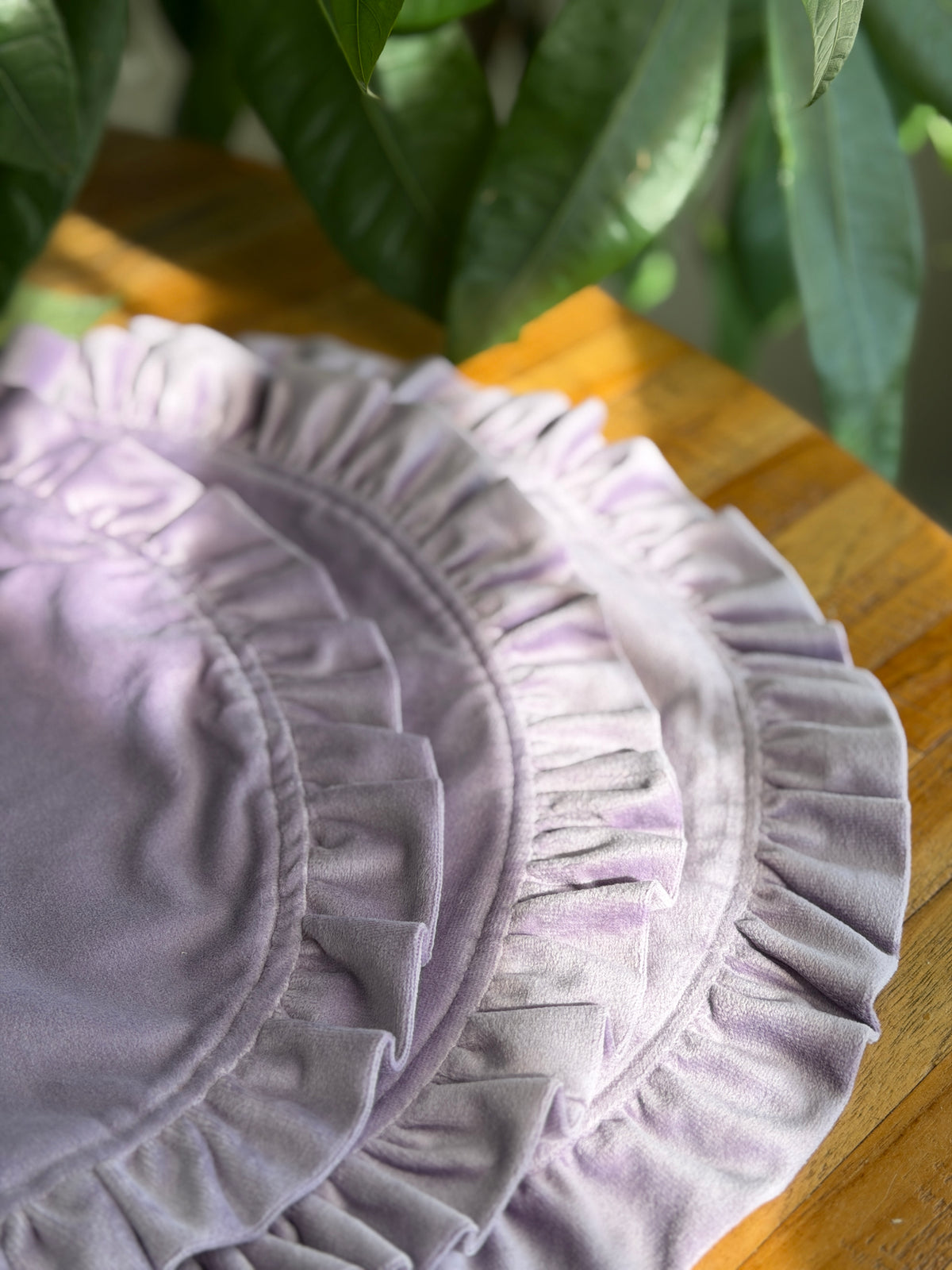 Embroidered Linen Napkin & Ruffled Velvet Placemat Set – Lavender